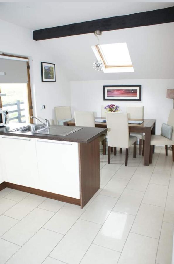 Cozy & Remote Hideaway Gintys Cottage Ross Port Exteriör bild